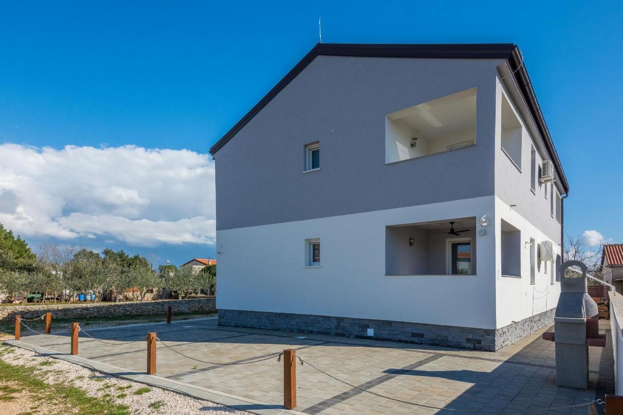 Apartments Pejakovic Vir Exteriör bild